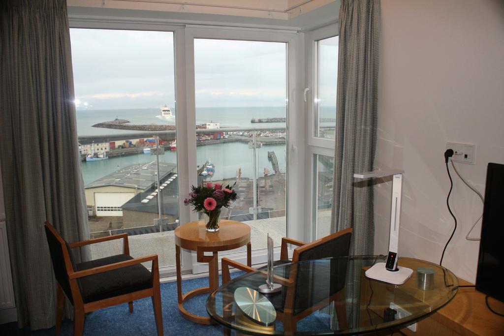 Seafront Hotel 히르츠할즈 객실 사진
