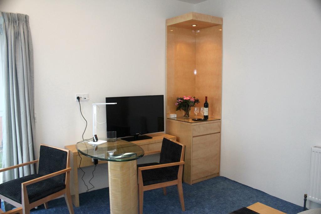 Seafront Hotel 히르츠할즈 외부 사진